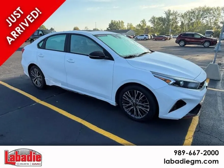 2023 Kia Forte GT-Line photo 1