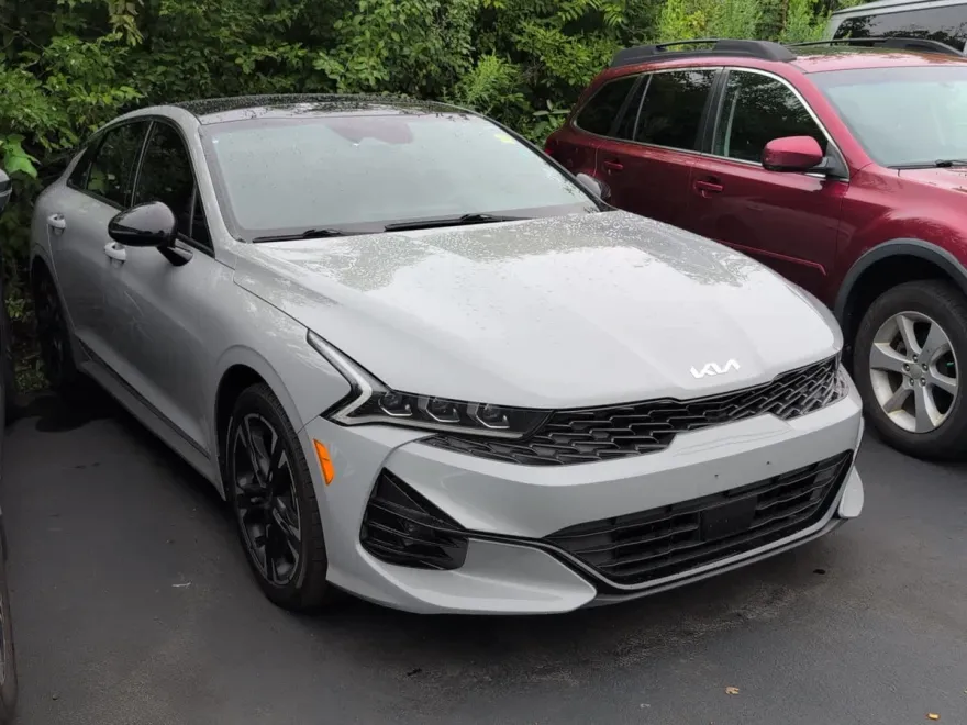 2023 Kia K5 GT-Line photo 1
