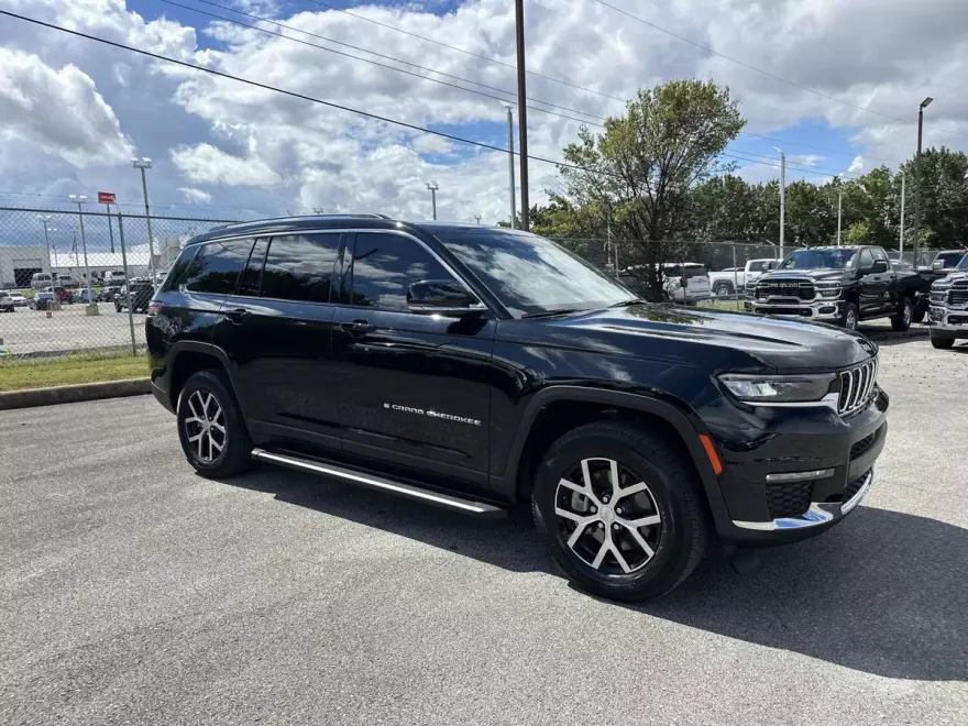 2023 Jeep Grand Cherokee Limited photo 1