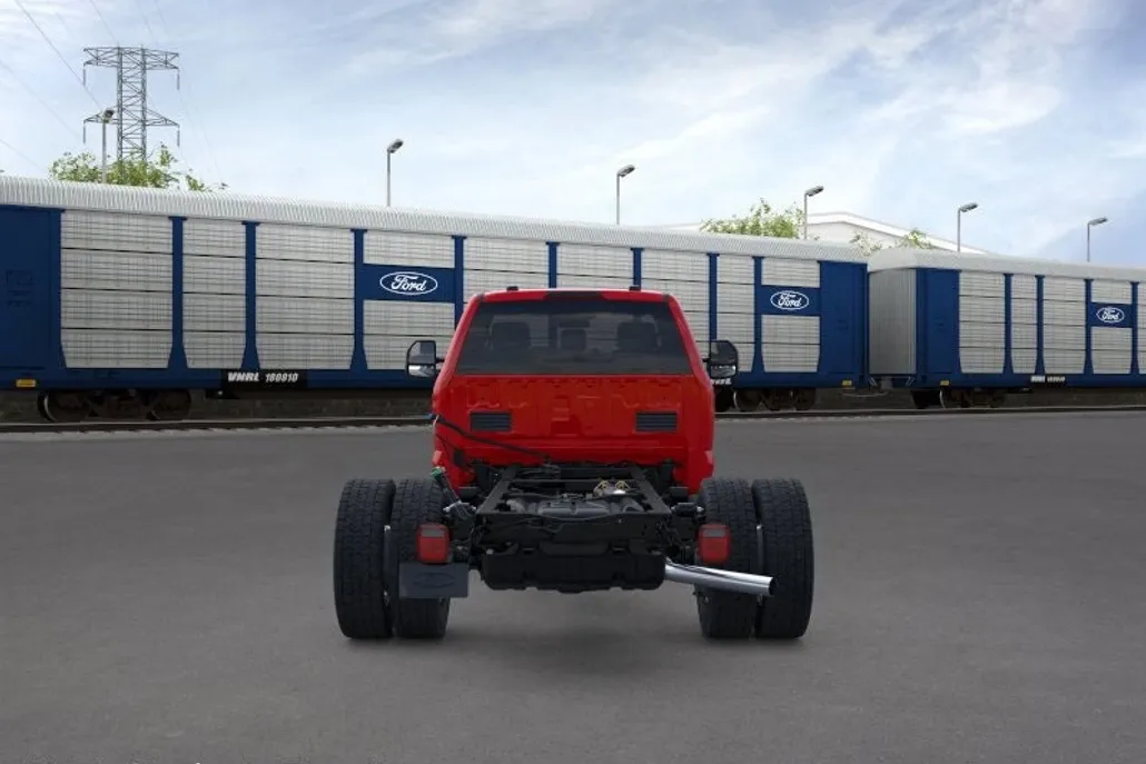 2026 Ford F-550 photo 1