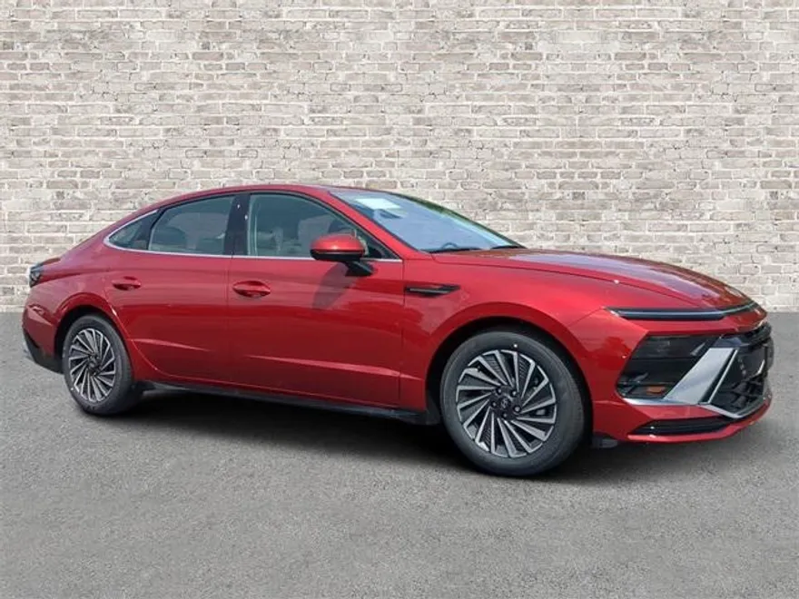 2025 Hyundai Sonata Hybrid SEL photo 1