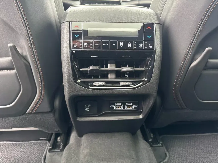 2025 Jeep Grand Cherokee L Summit photo 18