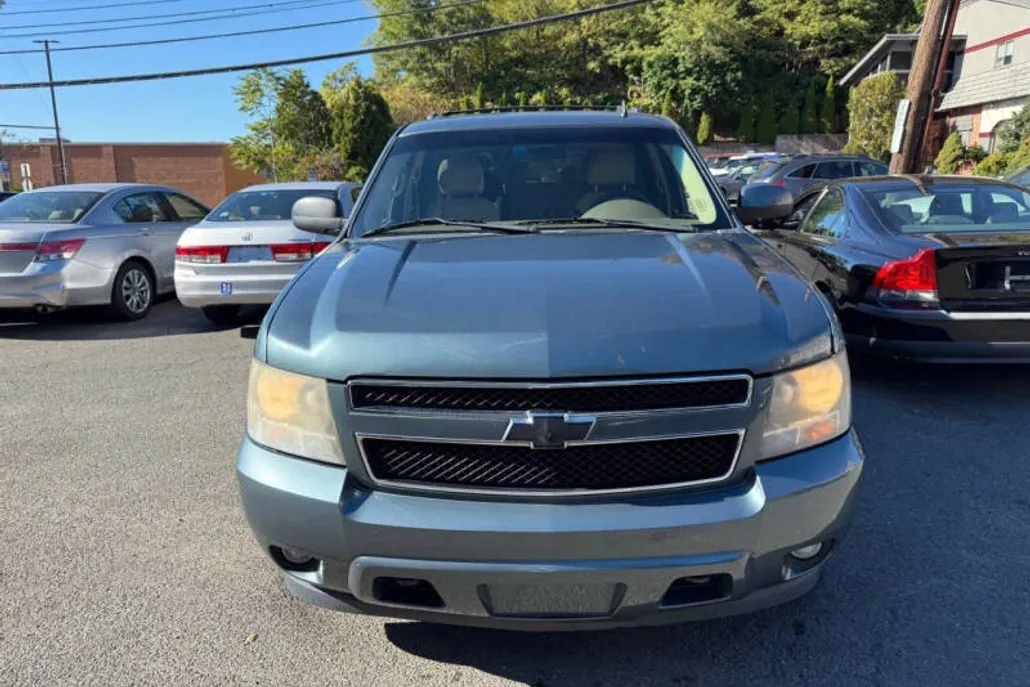 2009 Chevrolet Suburban LT 2500 photo 1