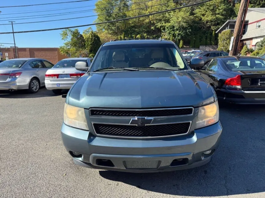 2009 Chevrolet Suburban LT 2500 photo 1