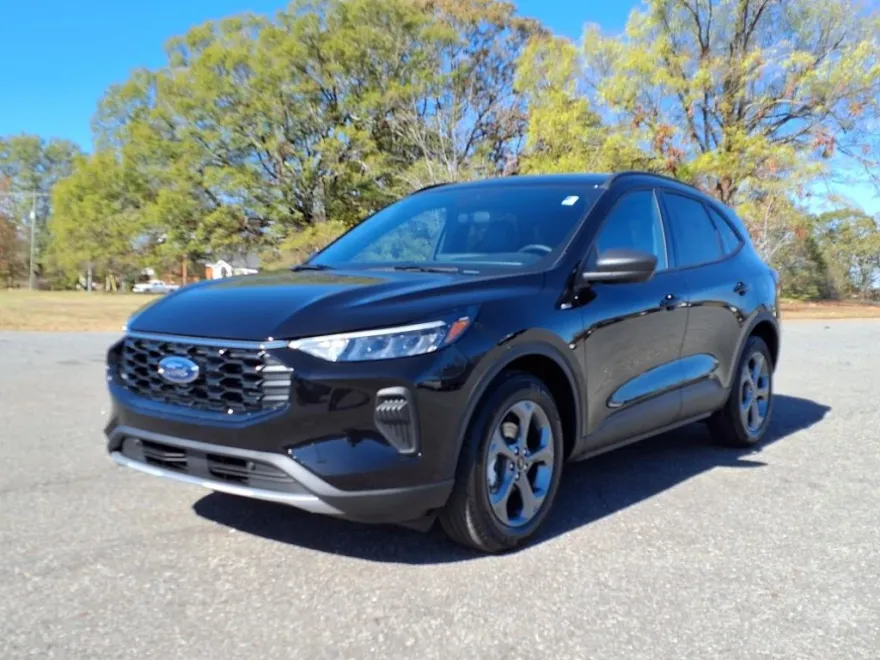 2025 Ford Escape ST-Line photo 1