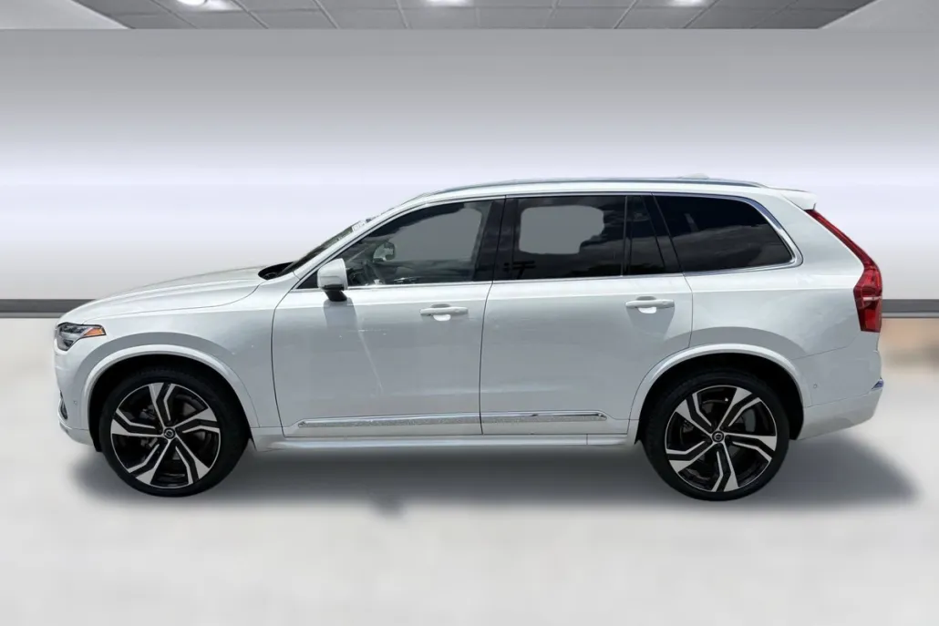 2024 Volvo XC90 AWD Ultimate photo 1
