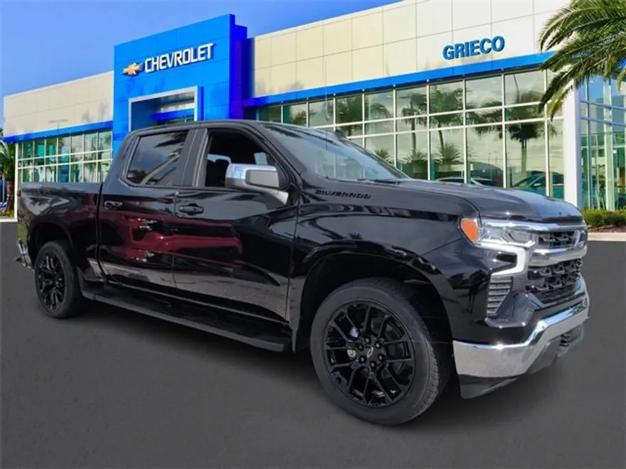 2026 Chevrolet Silverado 1500 LT photo 1