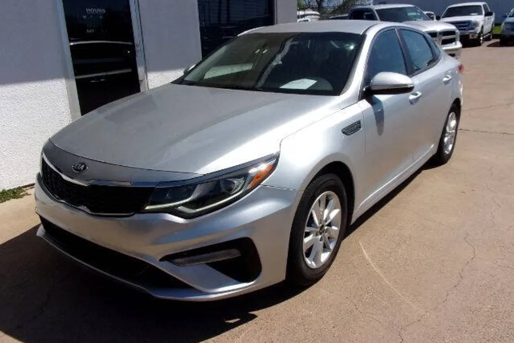 2019 Kia Optima LX photo 1