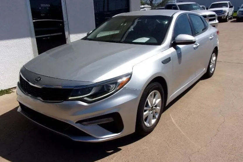 2019 Kia Optima LX photo 1