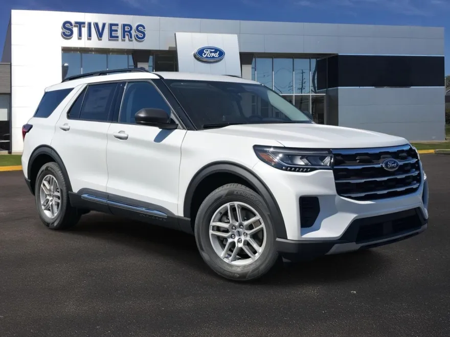 2025 Ford Explorer photo 1