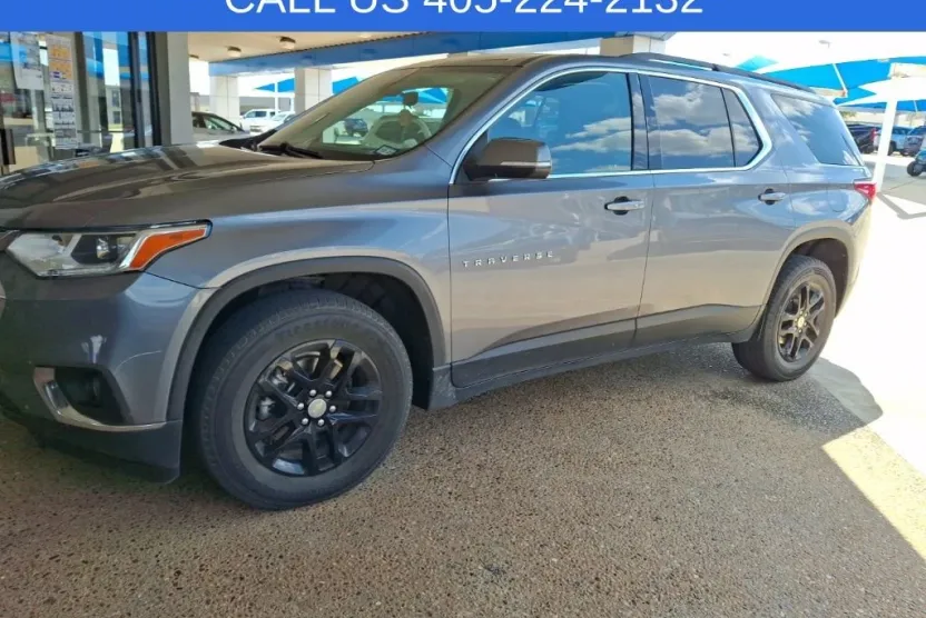 2021 Chevrolet Traverse Leather photo 1