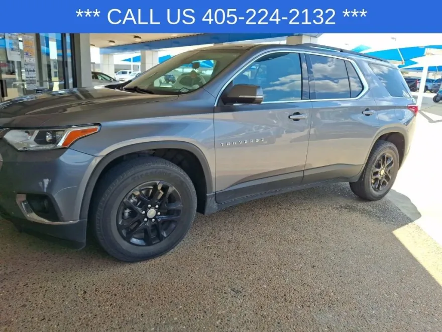 2021 Chevrolet Traverse Leather photo 1