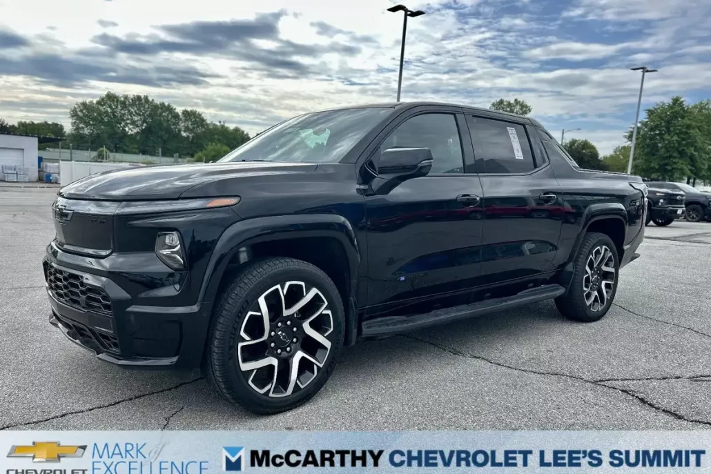 2024 Chevrolet Silverado EV RST photo 1