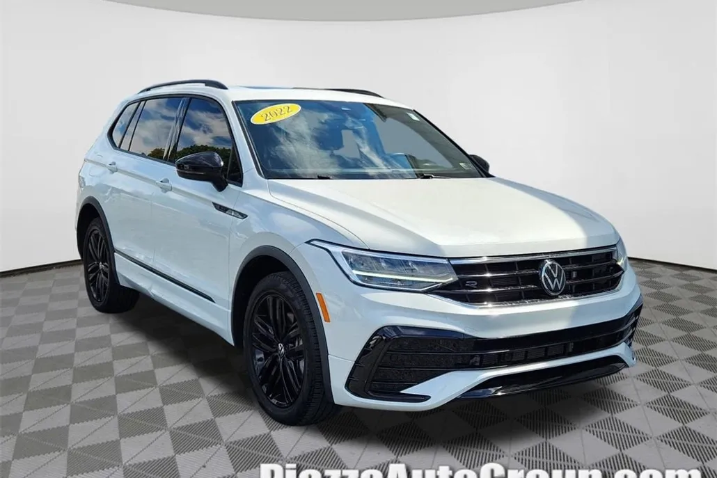 2022 Volkswagen Tiguan SE R-Line Black photo 1