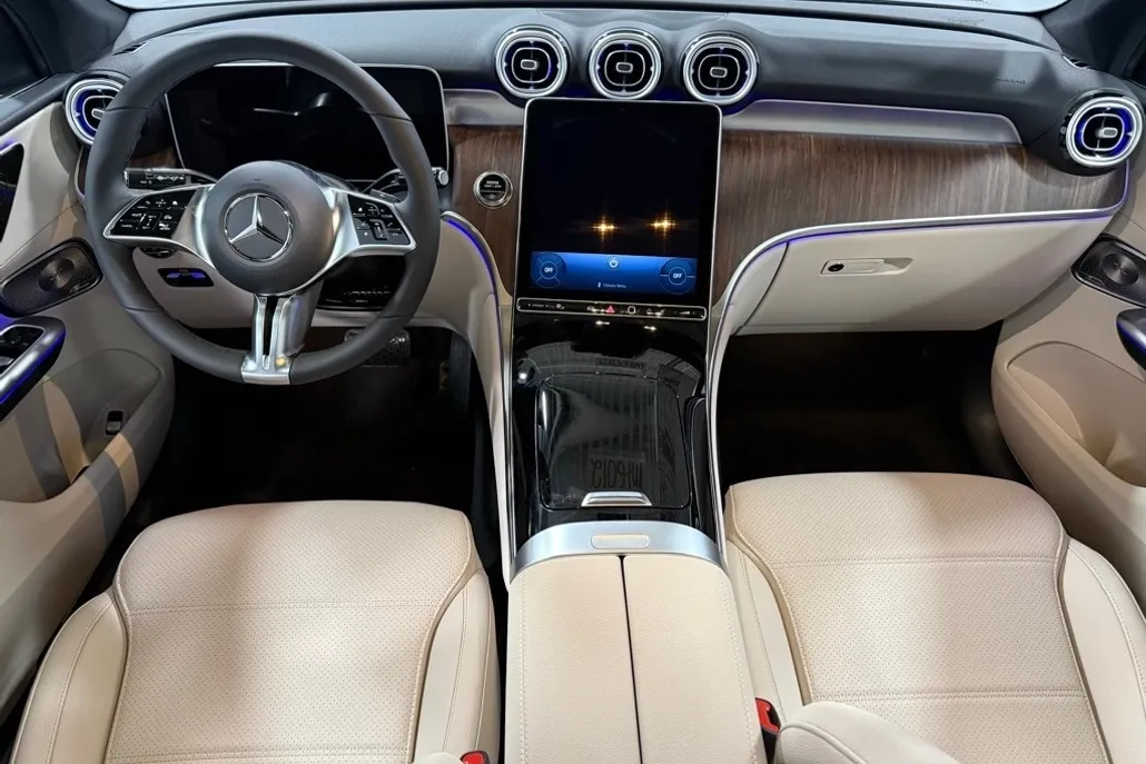 2026 Mercedes Benz GLC 300 4MATIC photo 1