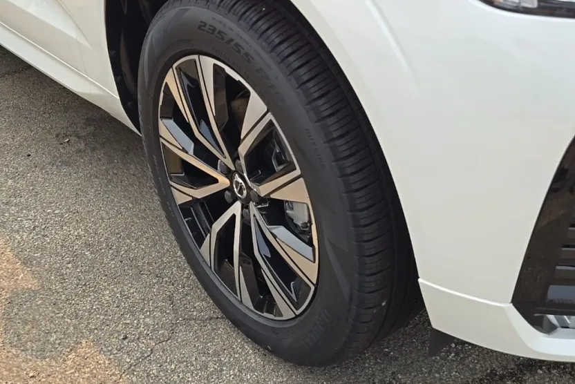2025 Volvo XC60 B5 Core photo 1