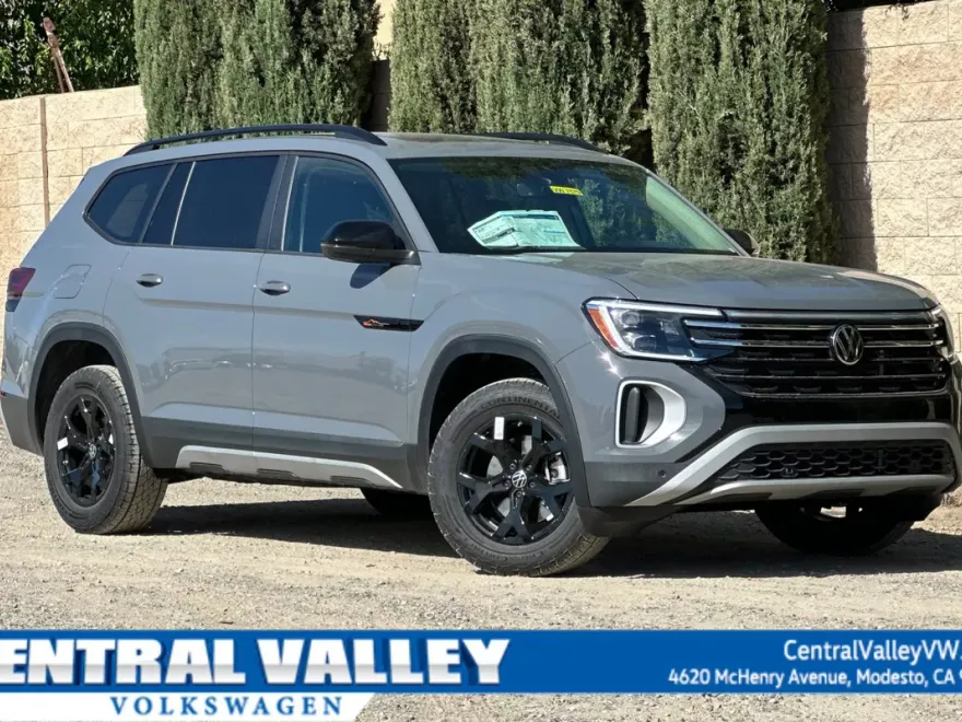 2025 Volkswagen Atlas SE Technology Peak Edition photo 1