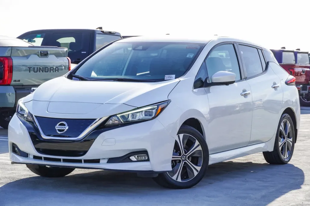 2020 Nissan Leaf SV Plus photo 1