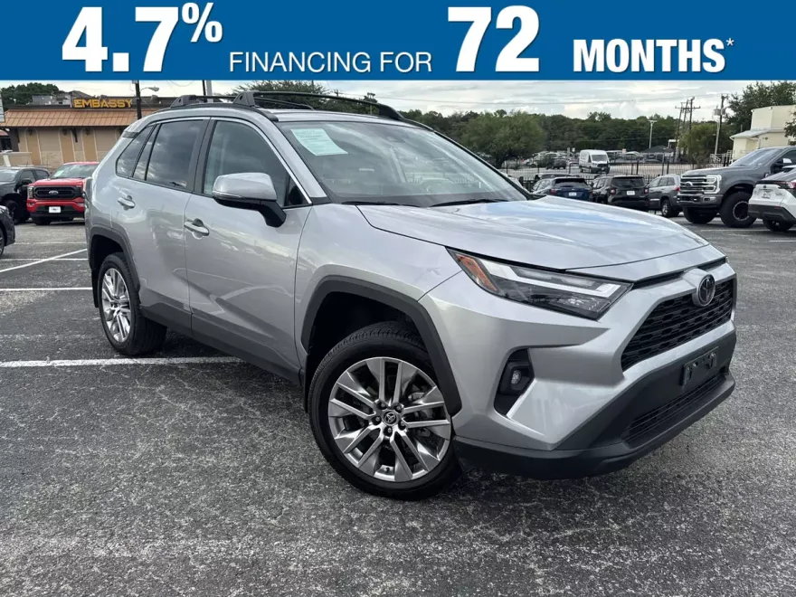 2024 Toyota RAV4 XLE Premium photo 1