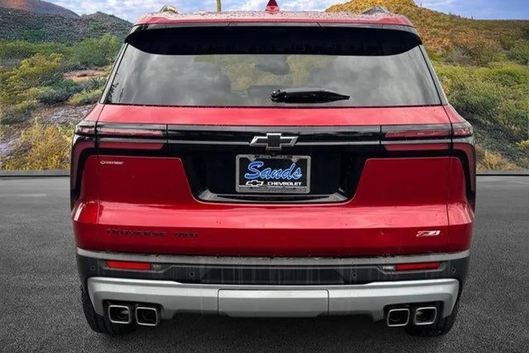 2024 Chevrolet Traverse Z71 photo 1