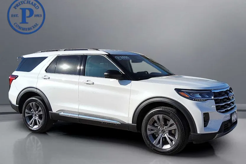 2025 Ford Explorer photo 1