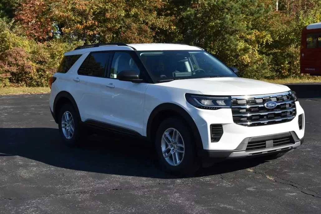 2026 Ford Explorer photo 1