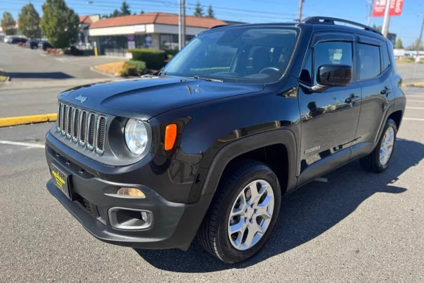 2015 Jeep Renegade Latitude North Edition photo 1