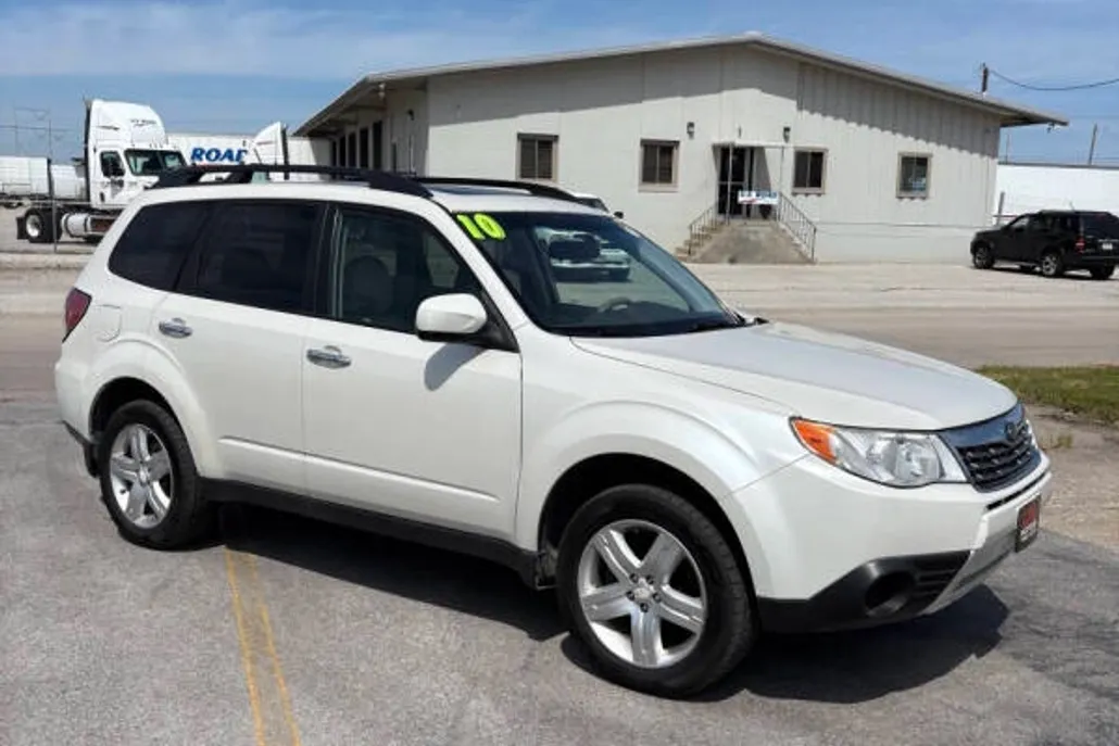 2010 Subaru Forester 2.5X Premium photo 1