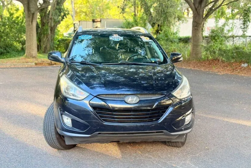 2014 Hyundai Tucson SE photo 1