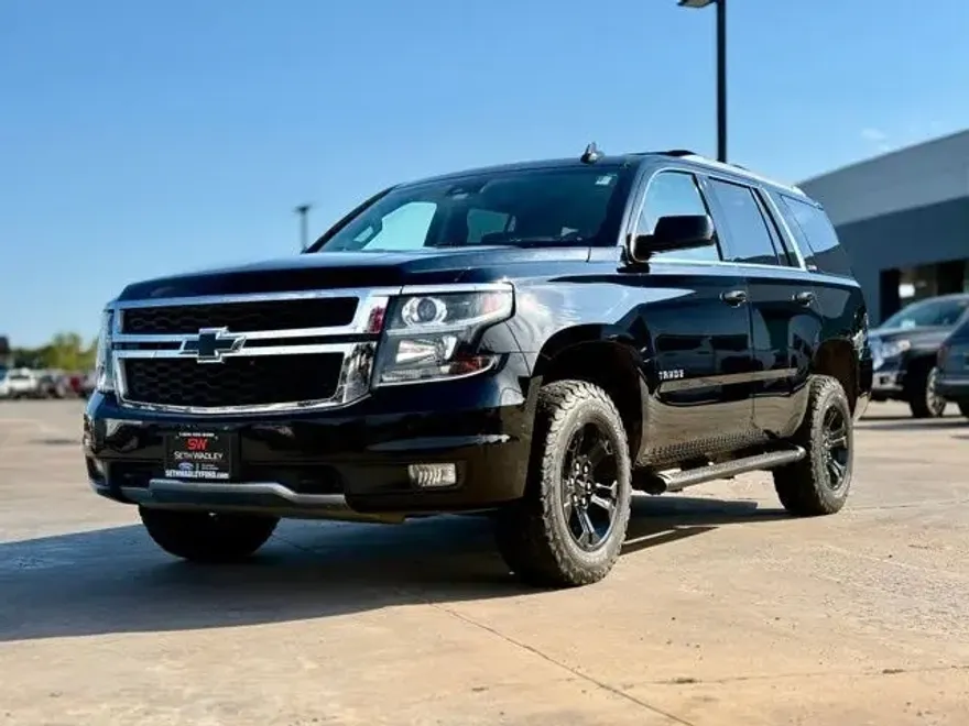 2017 Chevrolet Tahoe LT Z71 photo 1