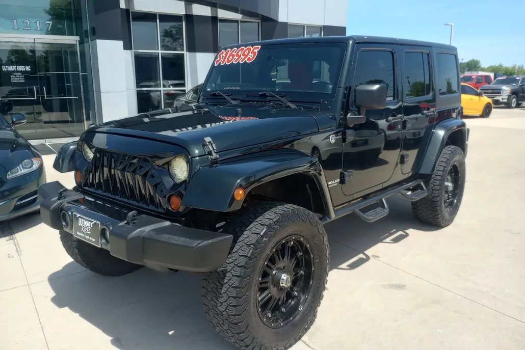 2012 Jeep Wrangler Unlimited Sahara photo 1