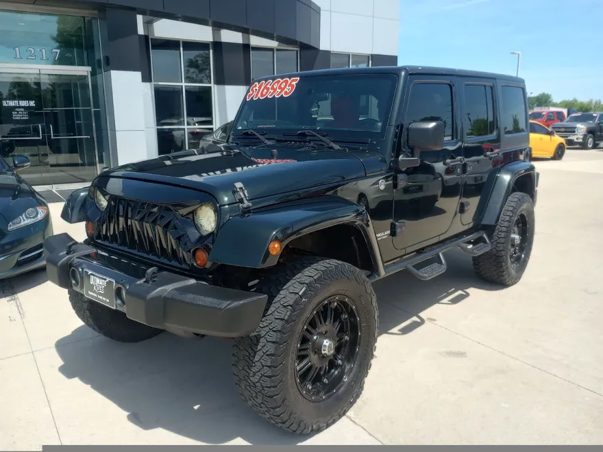 2012 Jeep Wrangler Unlimited Sahara photo 1