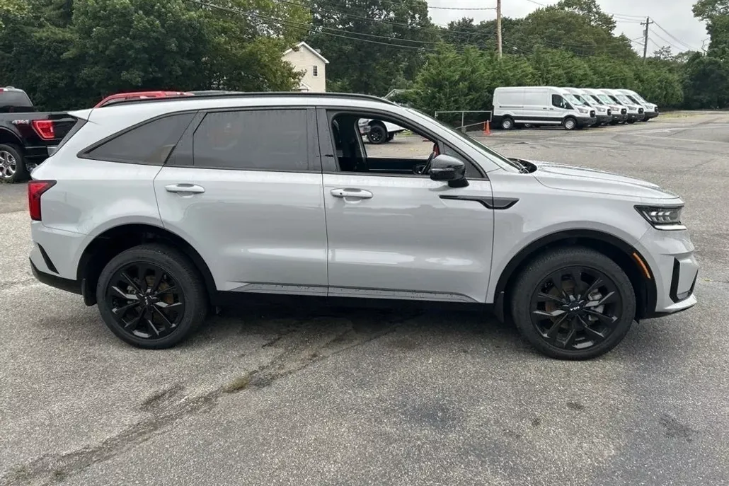 2022 Kia Sorento SX photo 1