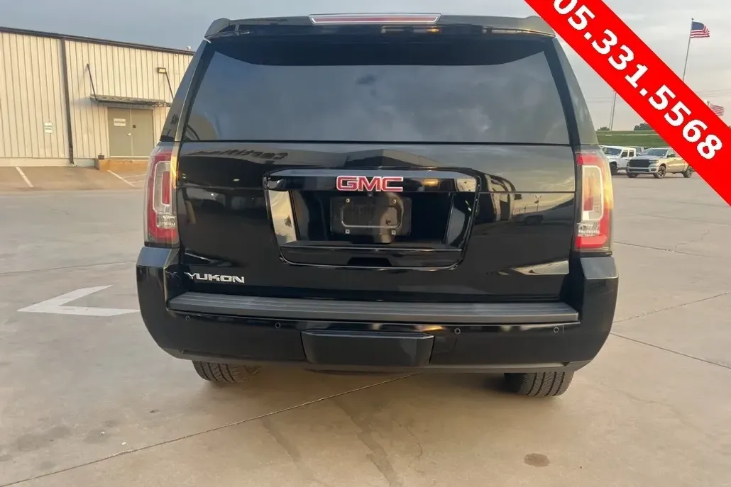 2017 Gmc Yukon SLT photo 1