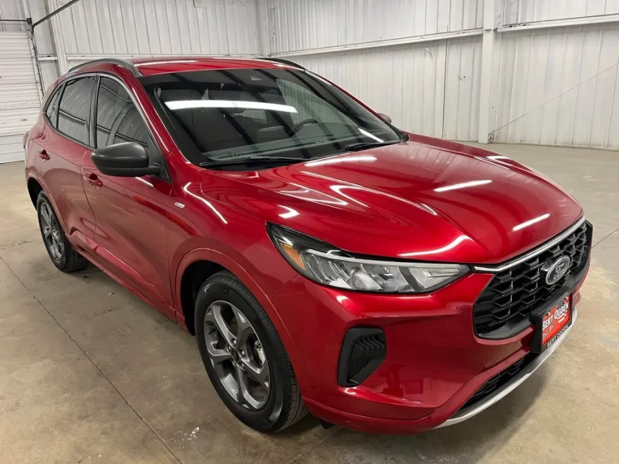 2023 Ford Escape ST-Line photo 1