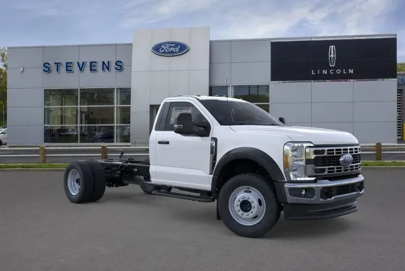 2025 Ford F-550 XL photo 1