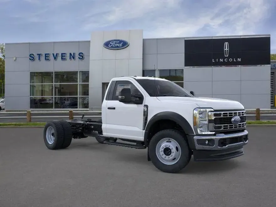 2025 Ford F-550 XL photo 1
