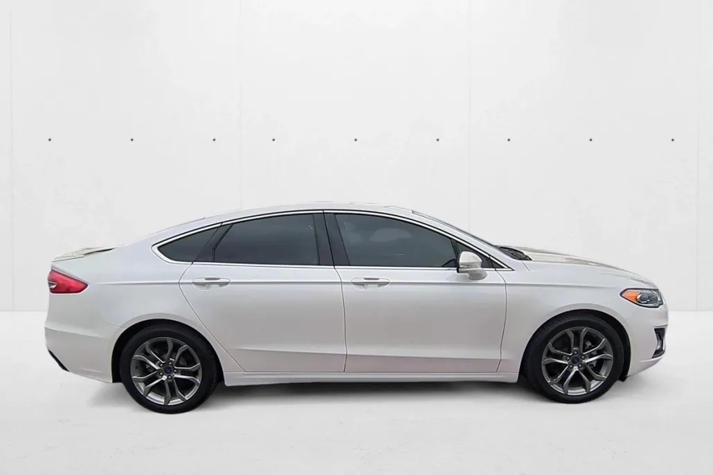 2020 Ford Fusion Hybrid Titanium photo 1