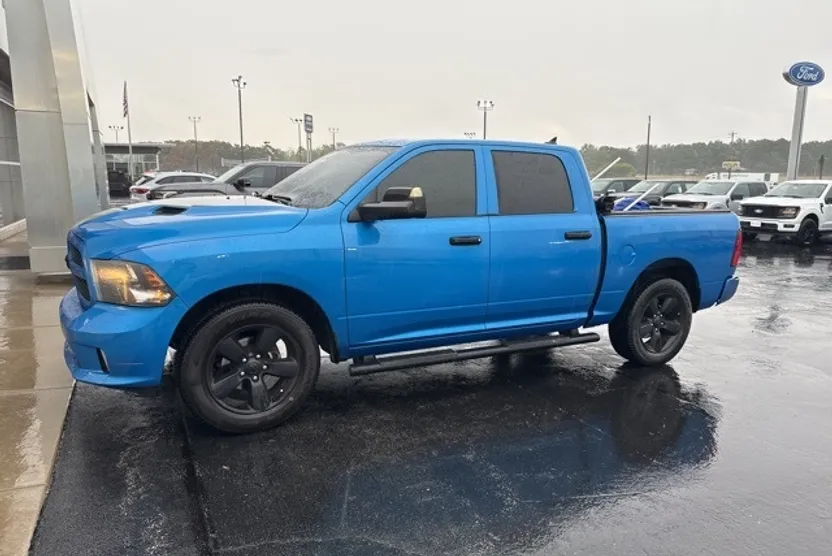 2019 Ram 1500 Classic Express photo 1