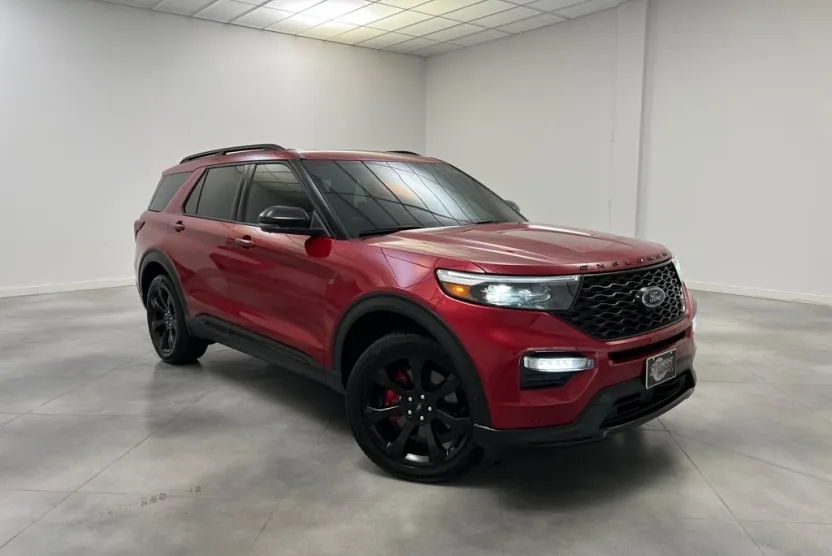 2022 Ford Explorer ST photo 1