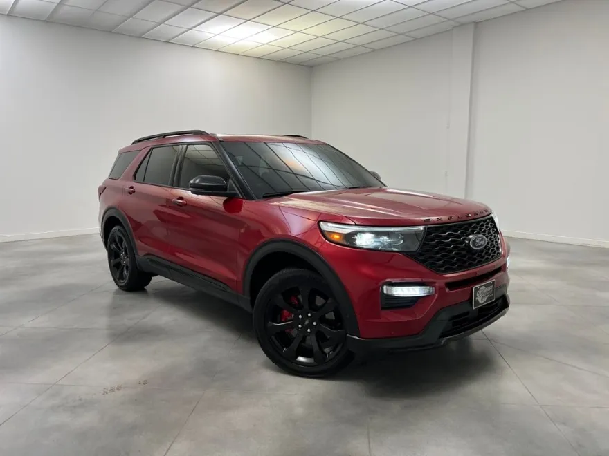 2022 Ford Explorer ST photo 1