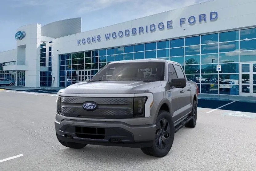 2025 Ford F-150 Lightning photo 1