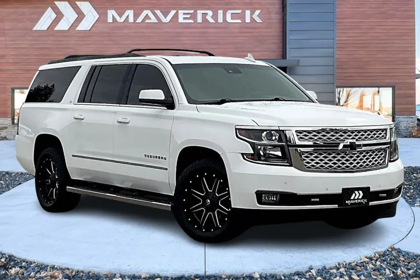2016 Chevrolet Suburban LT photo 1
