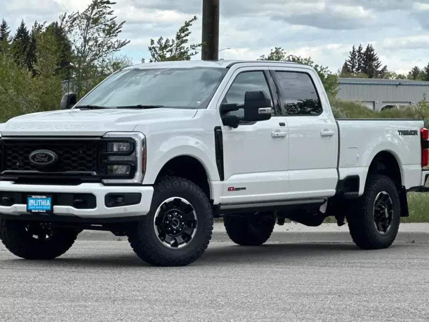 2025 Ford F-250 Lariat photo 1