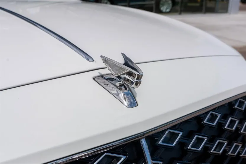 2025 Bentley Flying Spur Mulliner photo 1