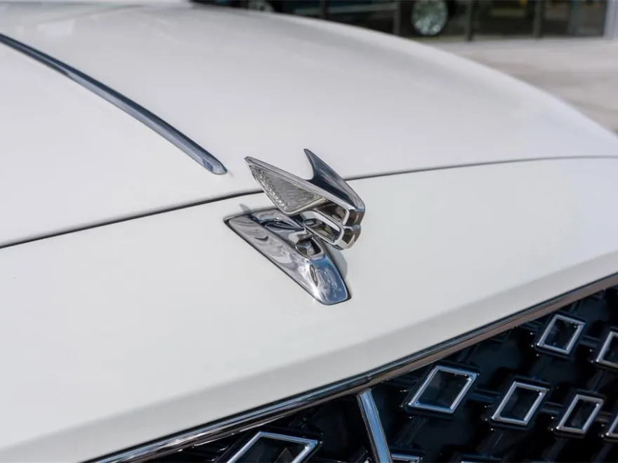 2025 Bentley Flying Spur Mulliner photo 1