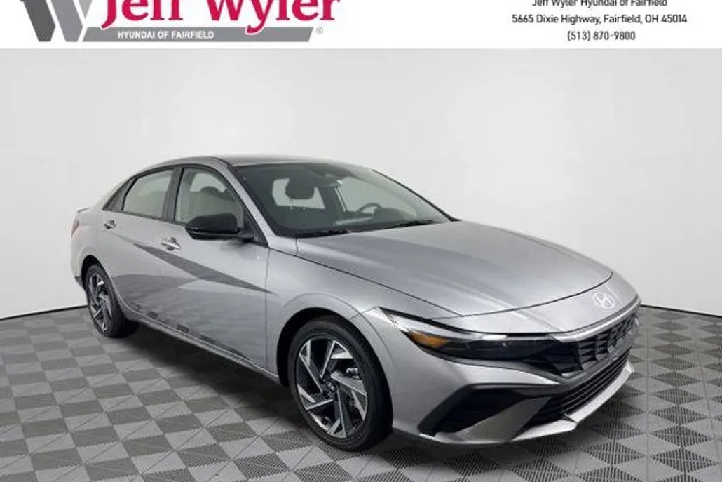 2025 Hyundai Elantra SEL Sport photo 1