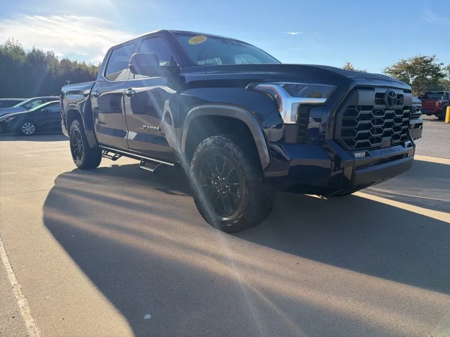 2025 Toyota Tundra Limited photo 1