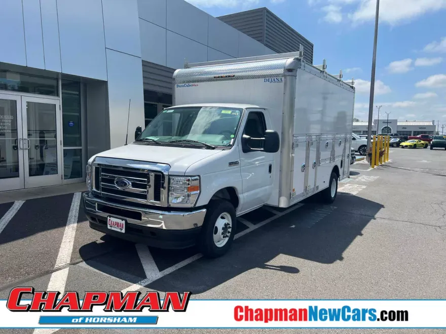 2025 Ford E-450 photo 1