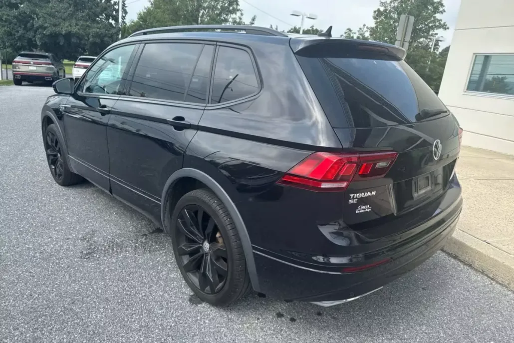 2021 Volkswagen Tiguan SE R-Line Black photo 1